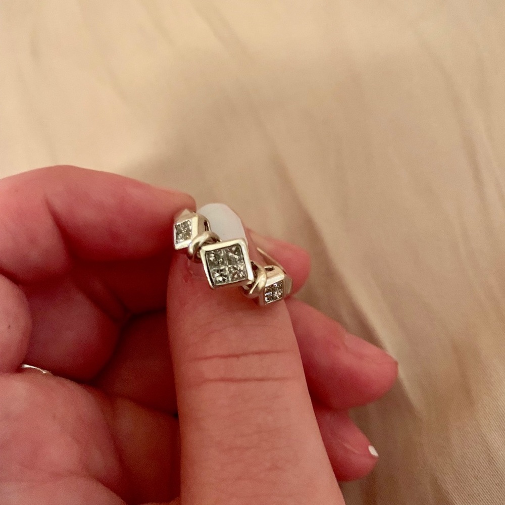 White gold diamond ring